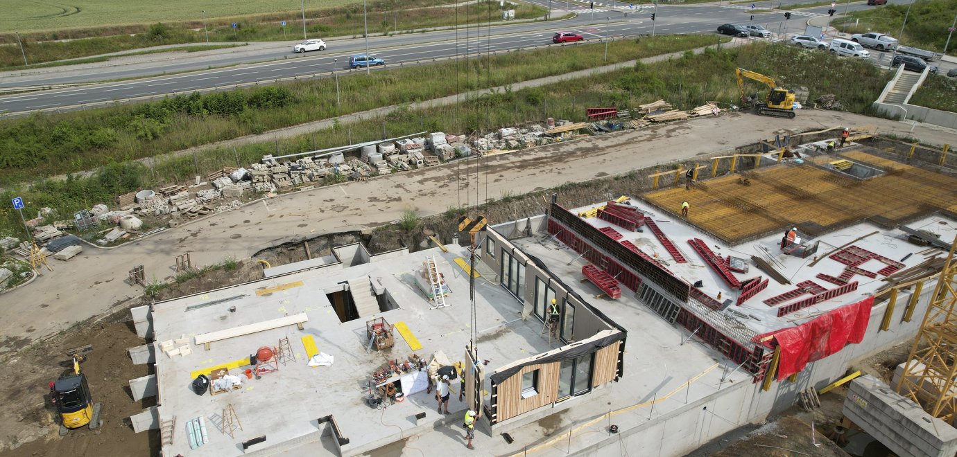 Dodavatelem dřevěných konstrukcí projektu Timber Praha je společnost ELK BAU