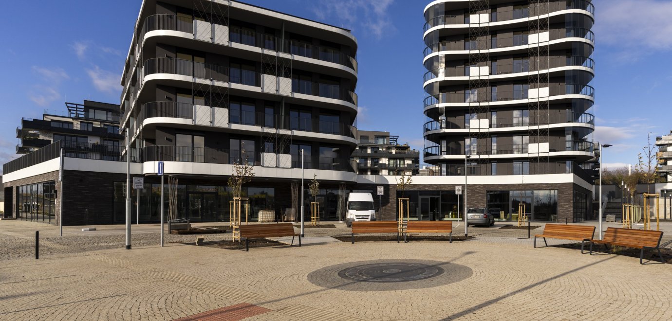 A supermarket and dental office will be built in Arcus City square