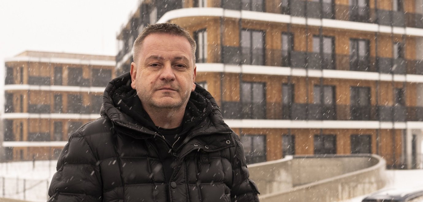 We bring you an interview with with a new resident in Timber Prague